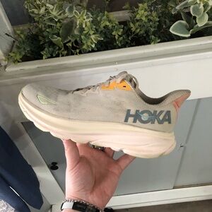 Women’s Hoka Clifton 9 ‘Vanilla Astral Size 7.5
